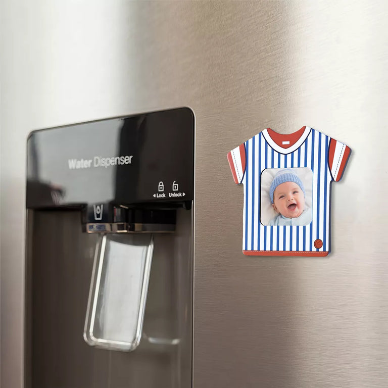 Magnet personalizat cu poza - Tricou baiat