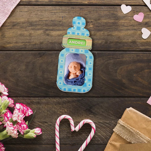 Magnet personalizat cu poza si nume - Biberon albastru
