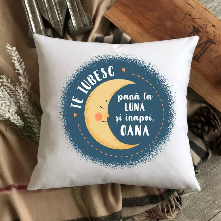 Perna personalizata cu nume - Te iubesc pana la luna si inapoi